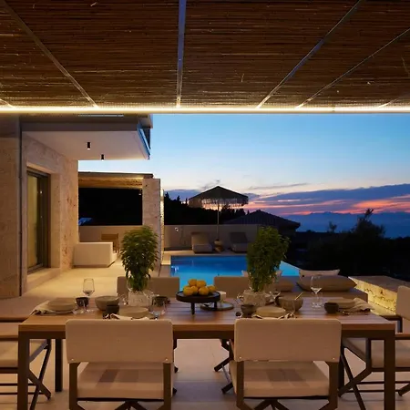 ヴィラ Epiphany Lefkada Tsoukaládhes