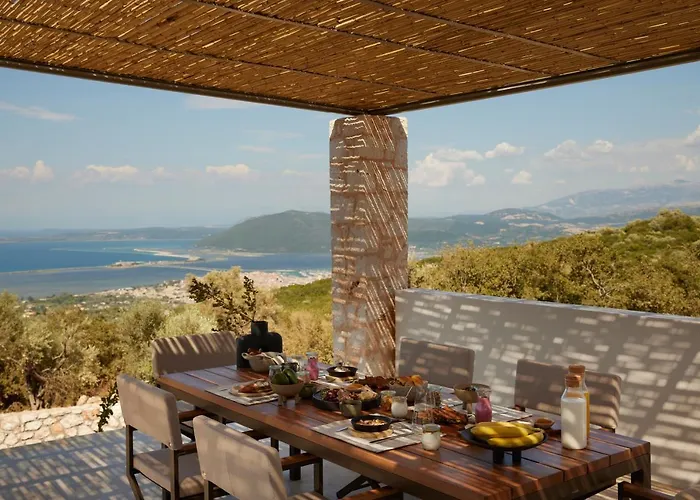 Willa Epiphany Lefkada Tsoukaládhes