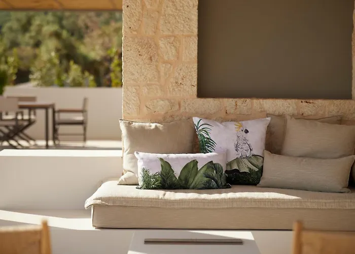 Willa Epiphany Lefkada *